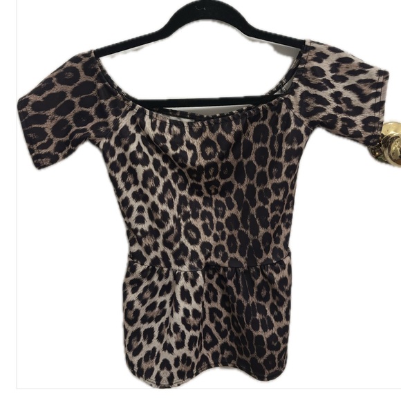 Leopard Print Off-Shoulder Top - Picture 1 of 3